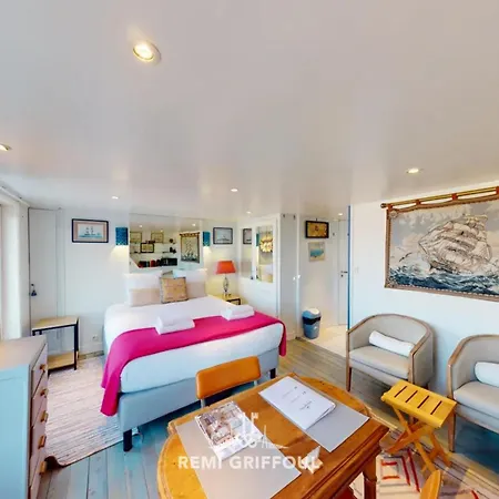 Racing The Wind Breathtaking Port View 2 Pers Appartement *
